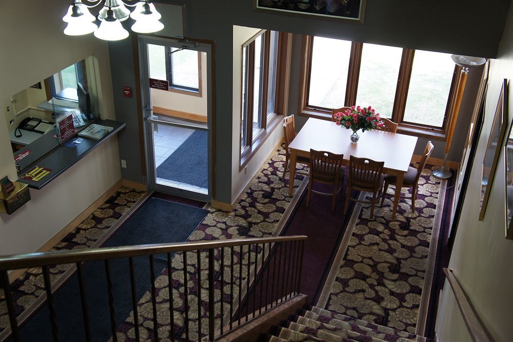 Coratel Inn And Suites Maple Grove Exterior photo