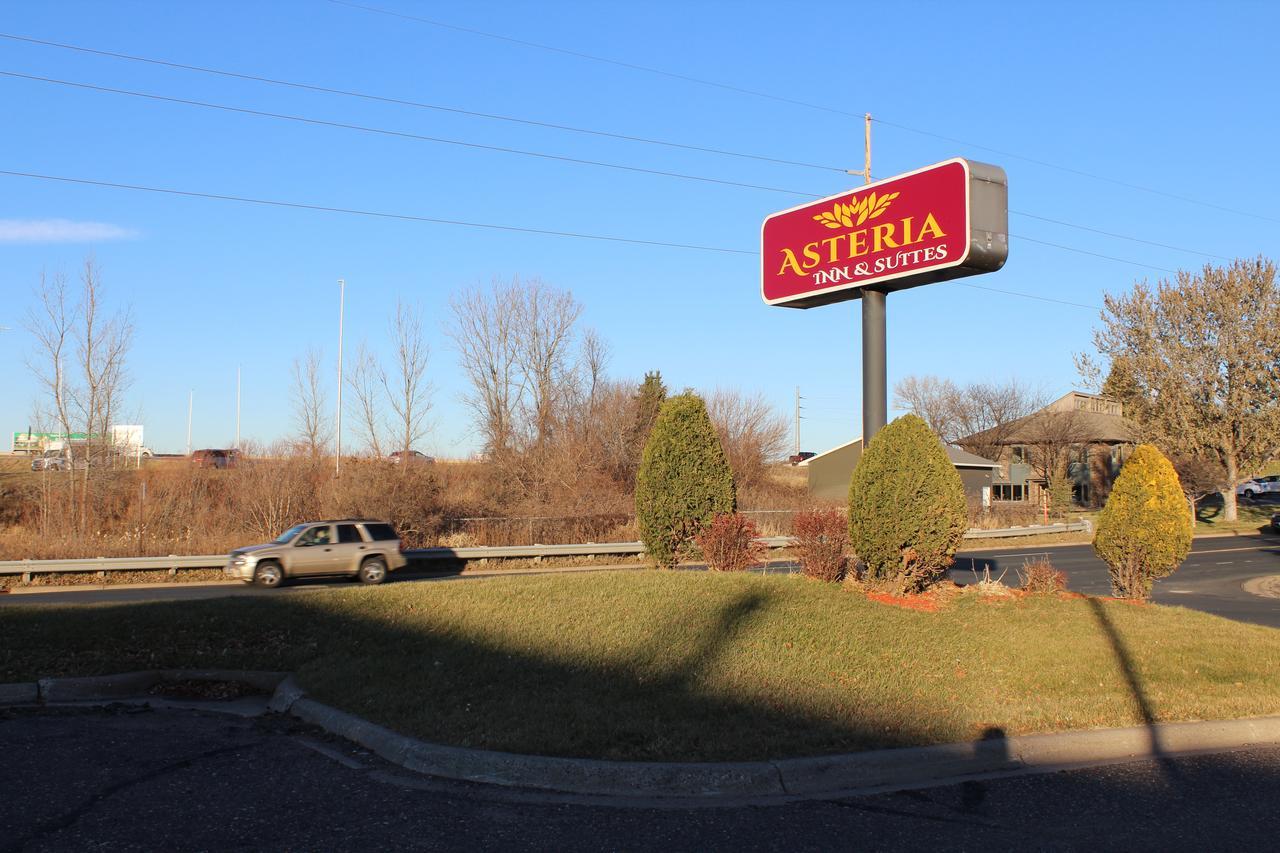 Coratel Inn And Suites Maple Grove Exterior photo